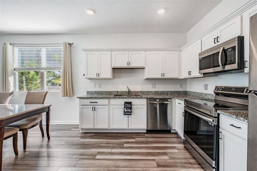 Furnished interior view inside a new home in Dug Creek, Gibsonton (Image 27). Furnished interior view inside a new home in Dug Creek, Gibsonton (Image 27).