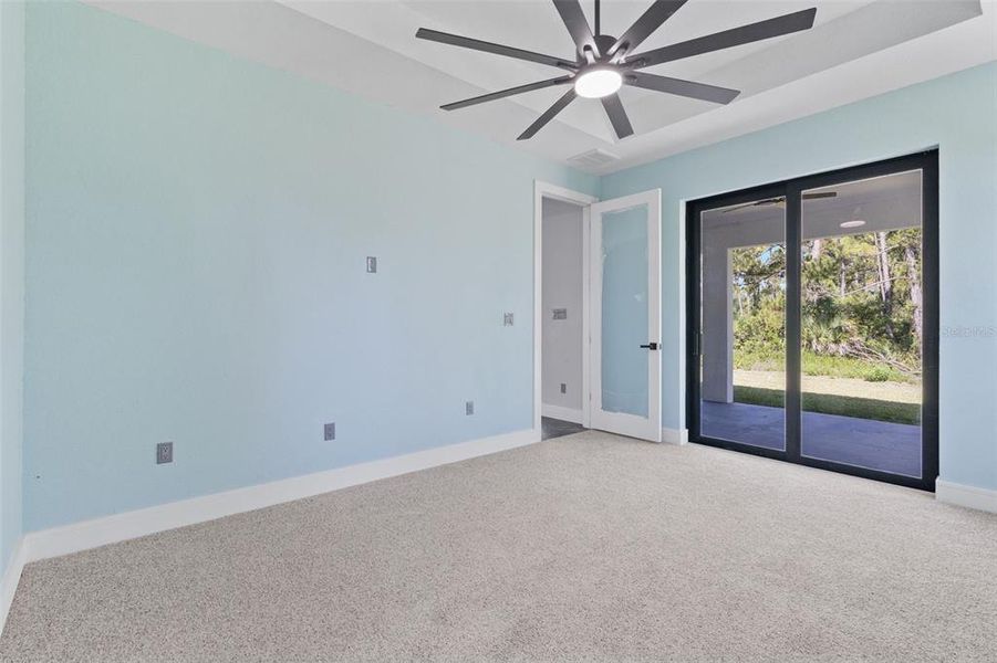 Spacious, unfurnished interior of a new home in , North Port (Image 33).