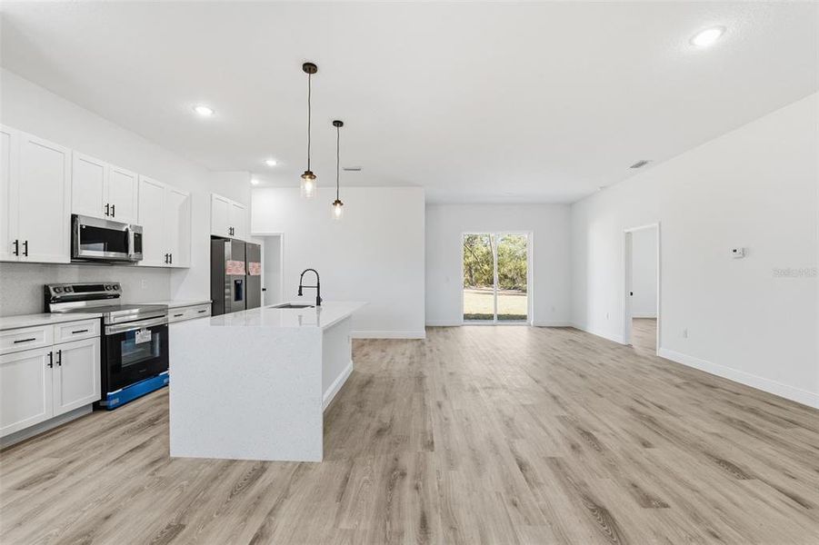 Spacious, unfurnished interior of a new home in , Ocala (Image 22).