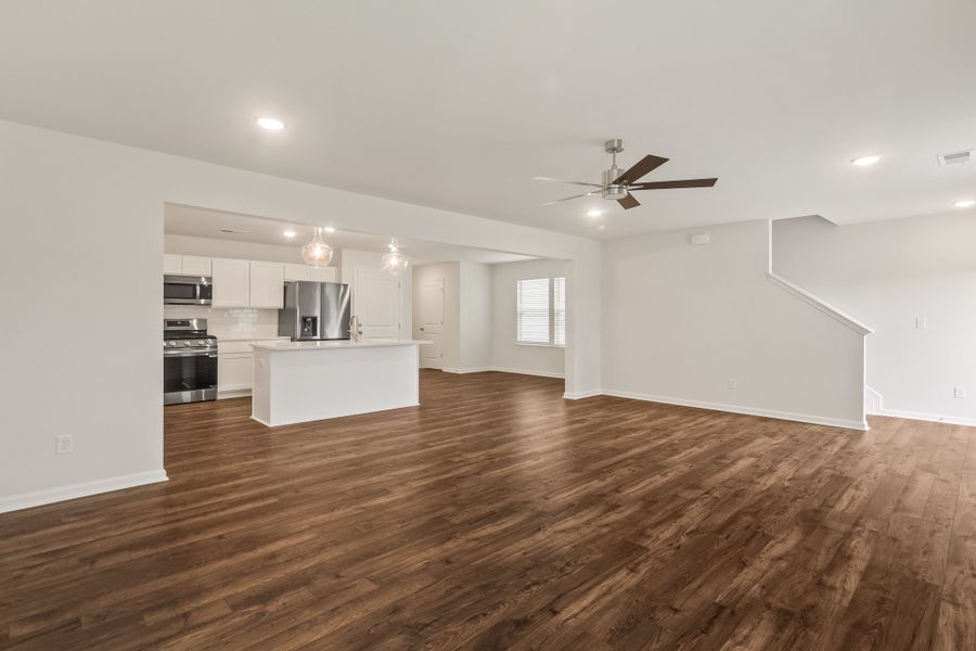 Representative unfurnished interior of a home built from the Palm by Veranda Homes in Hitchcock Preserve, Aiken (Image 11).