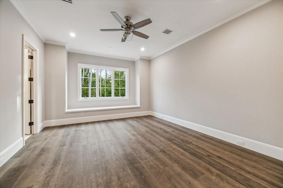 SECONDARY BEDROOM WITH WINDOW BENCH