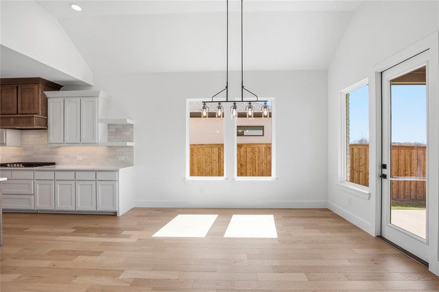 Spacious, unfurnished interior of a new home in Pecan Grove, Burleson (Image 20).