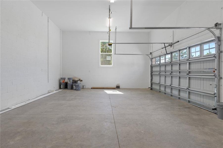 Spacious, unfurnished interior of a new home in Southern Hills Plantation, Brooksville (Image 20). Spacious, unfurnished interior of a new home in Southern Hills Plantation, Brooksville (Image 20).