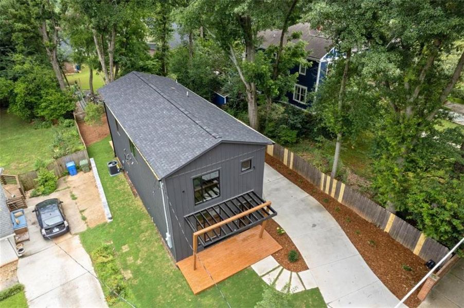 Exterior details and patio area of a home in , Atlanta (Image 4).