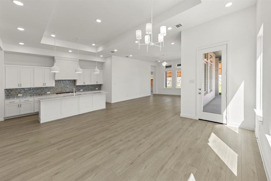 11. 7104 Bergamot - Dining (2)