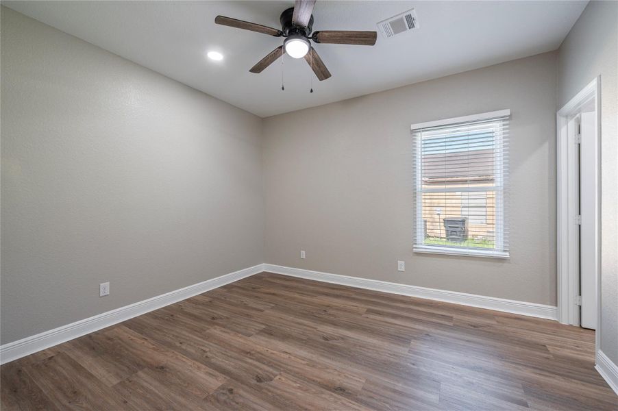 Spacious, unfurnished interior of a new home in , Houston (Image 38).