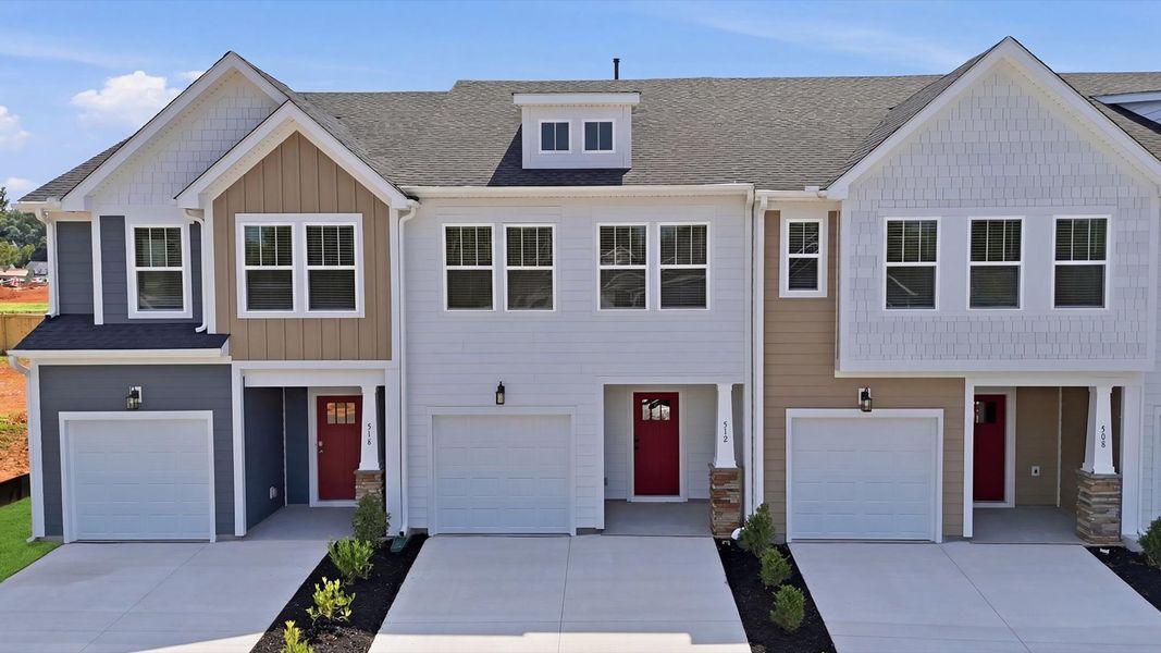 Exceptional home with tasteful exterior finishes and a thoughtfully designed façade located in Fountain Inn, SC Exceptional home with tasteful exterior finishes and a thoughtfully designed façade located in Fountain Inn, SC