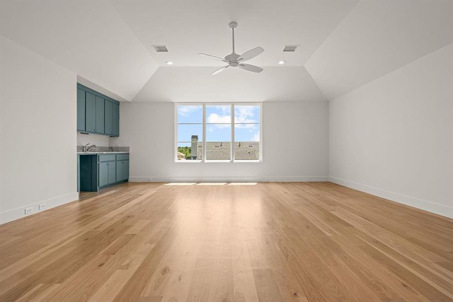 Spacious, unfurnished interior of a new home in , Fort Worth (Image 23).