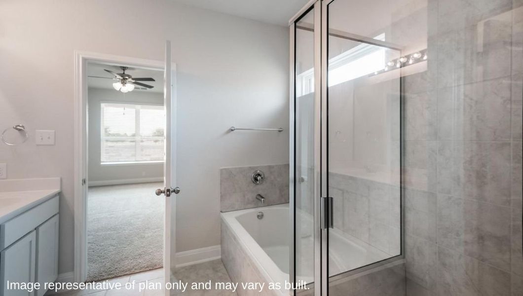 Representative furnished interior of a home built from the The Clydesdale by D.R. Horton in Veranda, San Antonio (Image 8).