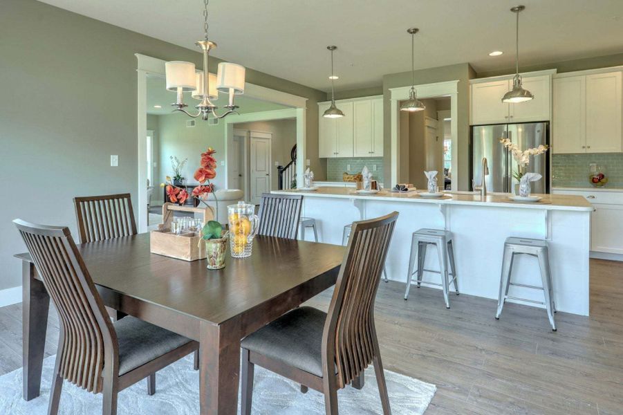 Classic Kitchen and Breakfast Area