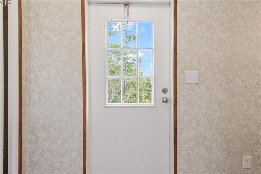 Spacious, unfurnished interior of a new home in , Citrus Springs (Image 15).