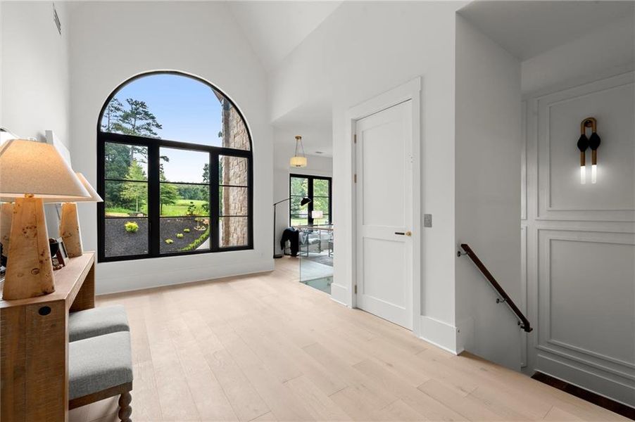 Spacious, unfurnished interior of a new home in , Alpharetta (Image 87).