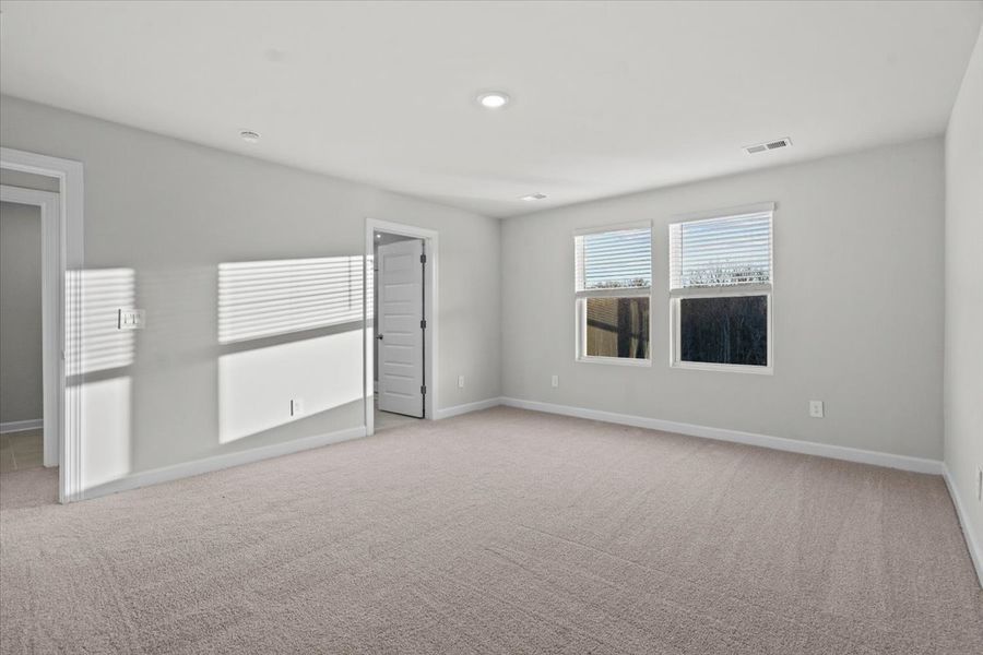 Spacious, unfurnished interior of a new home in Creek Ridge - Signature Collection, Spartanburg (Image 19). Spacious, unfurnished interior of a new home in Creek Ridge - Signature Collection, Spartanburg (Image 19).