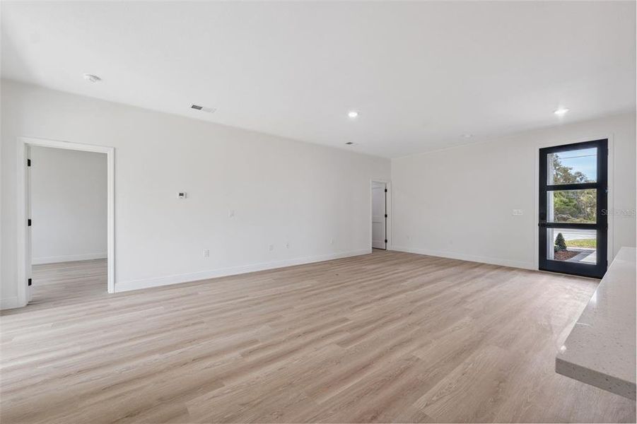 Spacious, unfurnished interior of a new home in , Ocala (Image 22).
