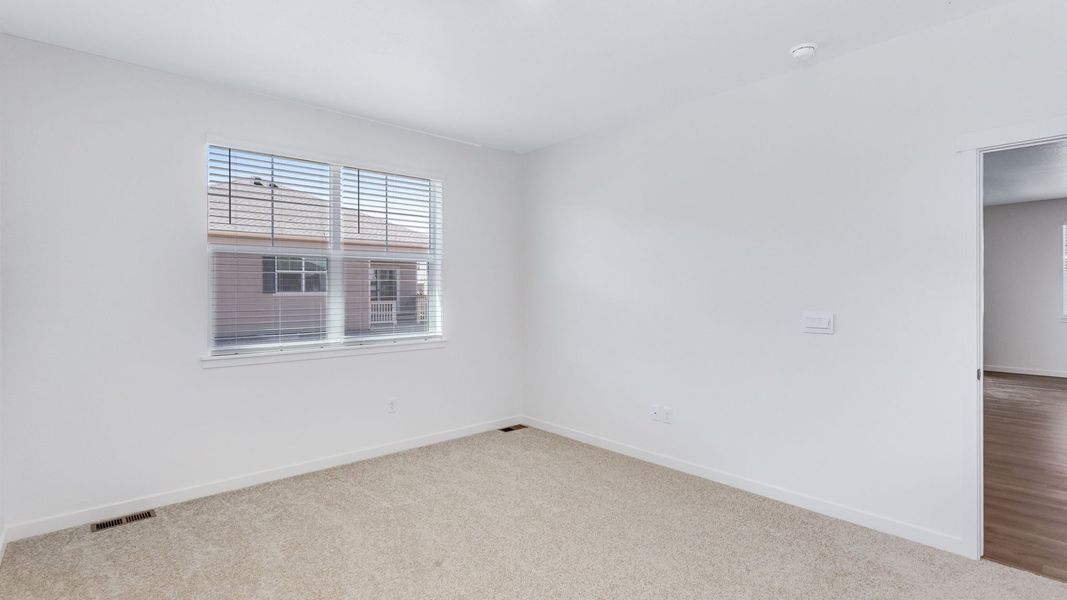Spacious, unfurnished interior of a new home in Lakeside Canyon, Mead (Image 23). Spacious, unfurnished interior of a new home in Lakeside Canyon, Mead (Image 23).