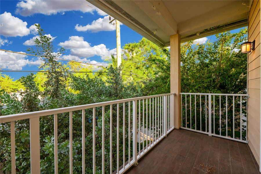 Spacious, unfurnished interior of a new home in , Fort Lauderdale (Image 16).