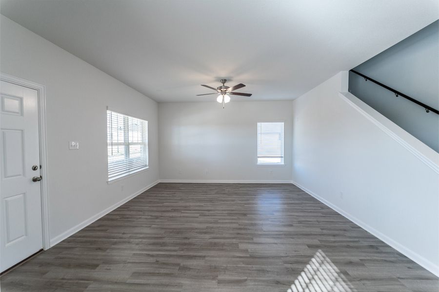 Spacious, unfurnished interior of a new home in La Terra, Celina (Image 8).