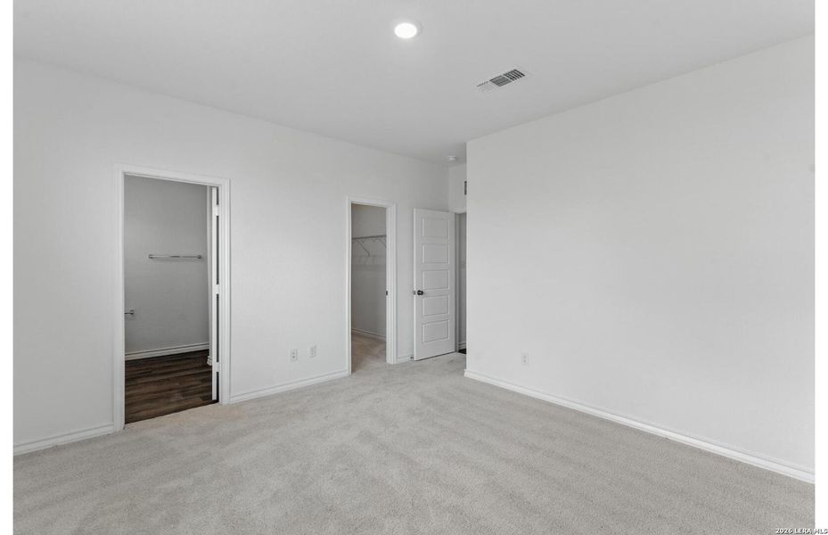 Spacious, unfurnished interior of a new home in Corley Farms, Boerne (Image 13).