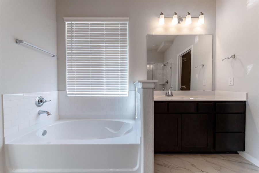 Furnished interior view inside a new home in Canterra Creek, Rosharon (Image 5).