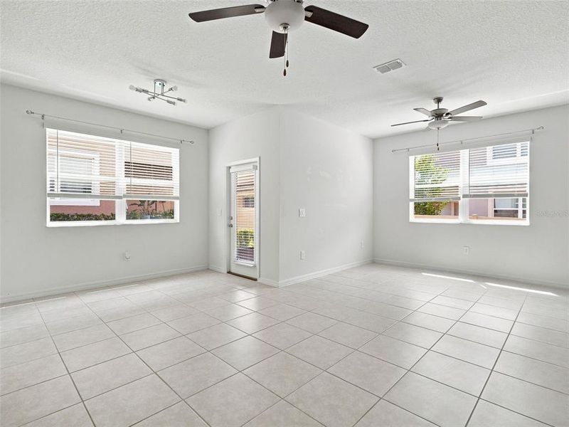Spacious, unfurnished interior of a new home in , San Antonio (Image 32).