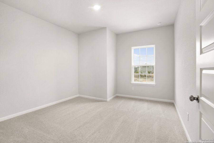 Spacious, unfurnished interior of a new home in Timber Creek, San Antonio (Image 19).