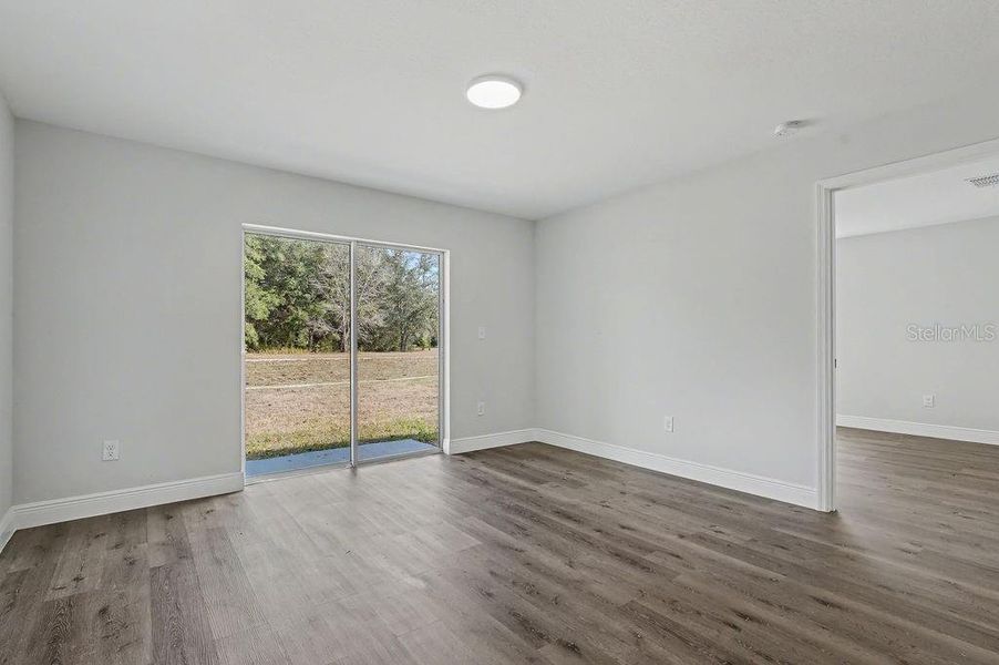 Spacious, unfurnished interior of a new home in , Ocala (Image 25).