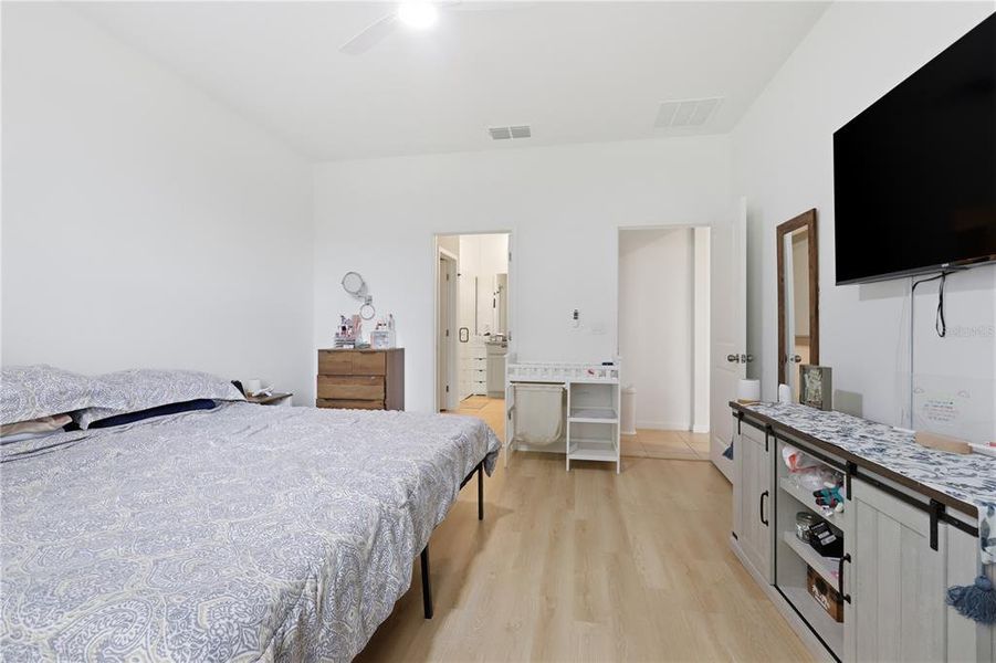 Furnished interior view inside a new home in Grandview Gardens, Deland (Image 10).