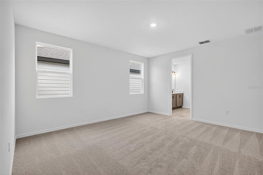 Spacious, unfurnished interior of a new home in Trailside, Mount Dora (Image 22).