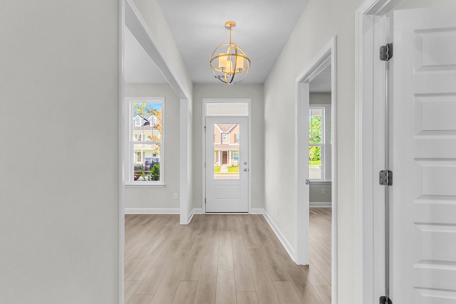 Spacious, unfurnished interior of a new home in Six Oaks, Summerville (Image 19).