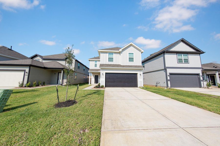 Image 19 of a home in River's Edge.