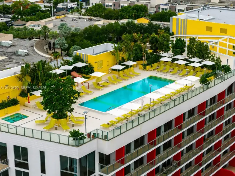 Condo located in Miami, FL showcasing its design and architecture (Image 3).