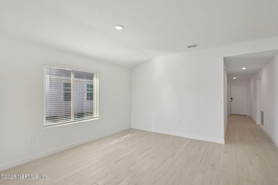 Spacious, unfurnished interior of a new home in Cypress Meadows - Signature Series, Jacksonville (Image 30).