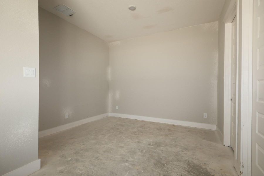Spacious, unfurnished interior of a new home in Jubilee - Cottages Row Collection, Hockley (Image 5).