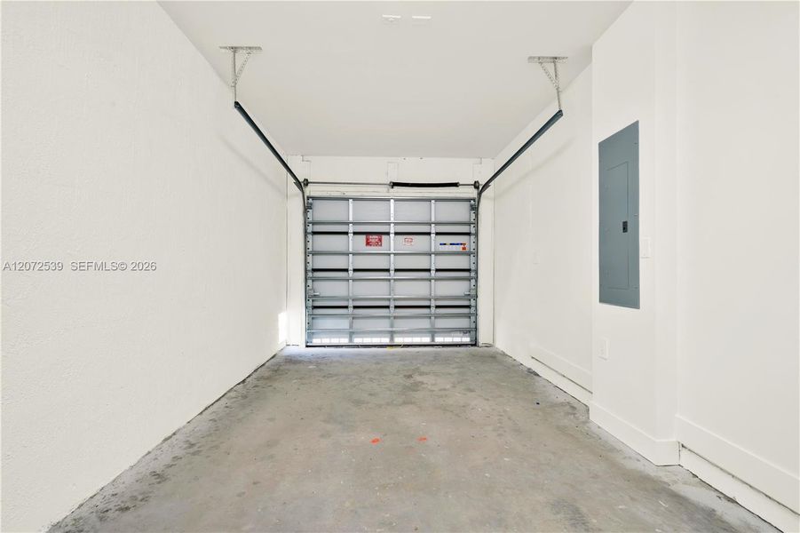 Spacious, unfurnished interior of a new home in , Homestead (Image 21).