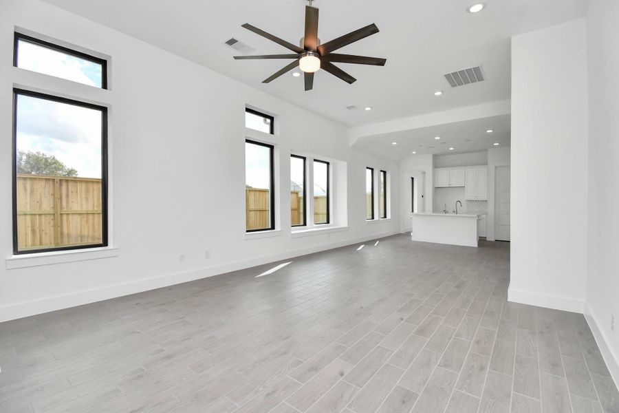 Spacious, unfurnished interior of a new home in Arabella on the Prairie: Signature Collection, Richmond (Image 25).
