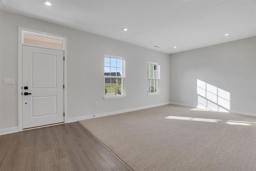 Spacious, unfurnished interior of a new home in Edinburgh, Locust Grove (Image 34).