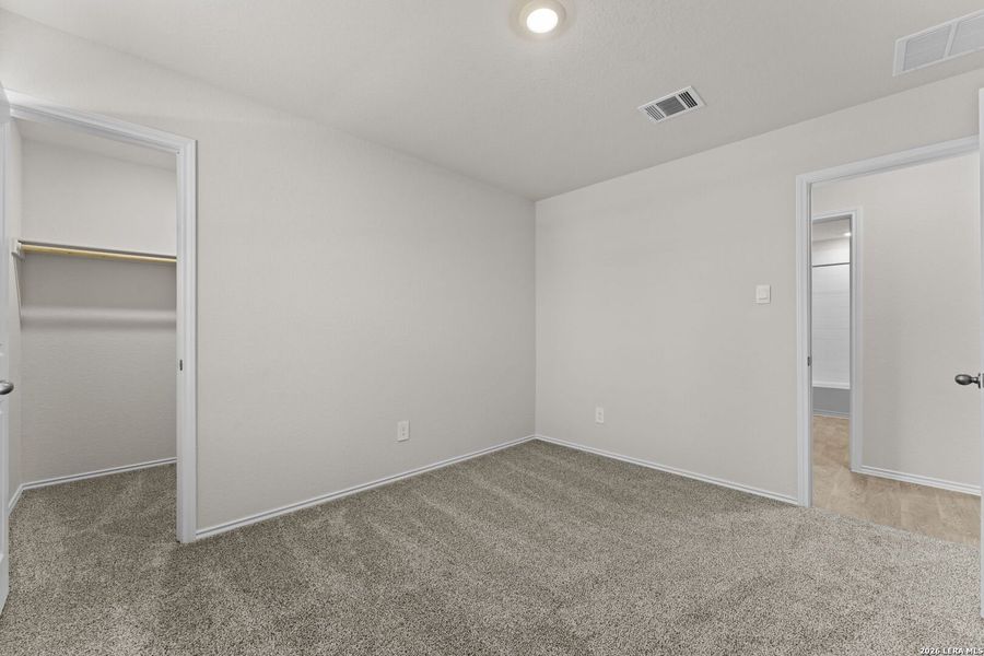 Spacious, unfurnished interior of a new home in Navarro Fields, Seguin (Image 19).