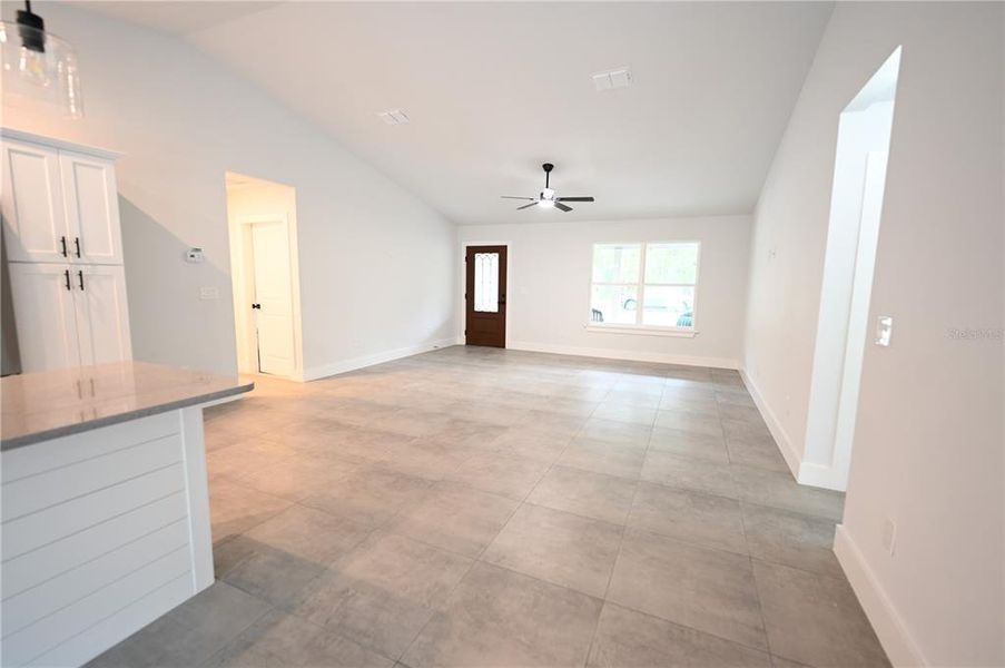Spacious, unfurnished interior of a new home in , Dunnellon (Image 26).