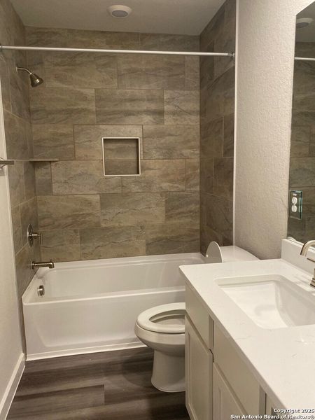 Furnished interior view inside a new home in Highland Ridge, New Braunfels (Image 12).