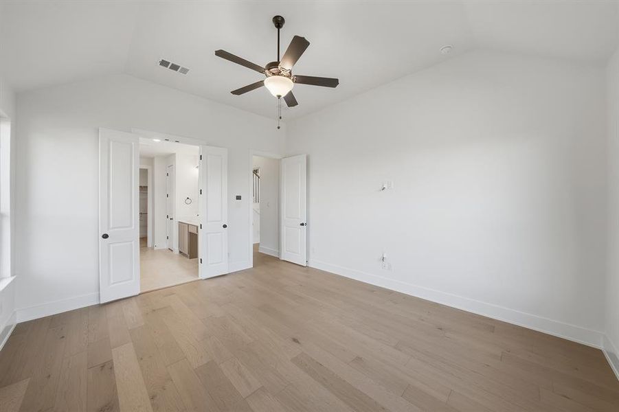 Spacious, unfurnished interior of a new home in Tavolo Park, Fort Worth (Image 24).