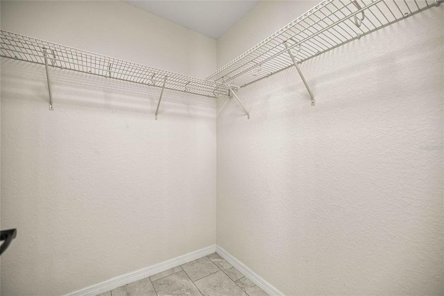 Spacious, unfurnished interior of a new home in , Dunnellon (Image 22).