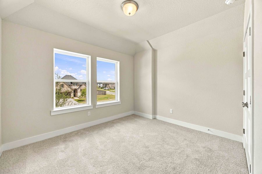 Spacious, unfurnished interior of a new home in Arabella on the Prairie, Richmond (Image 26).