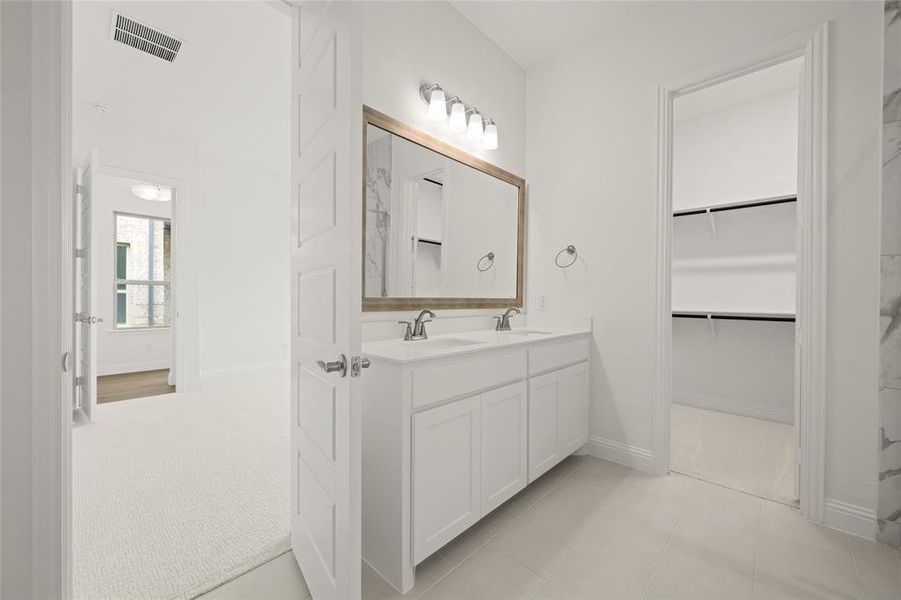 1540 Euclid- Primary Suite-4