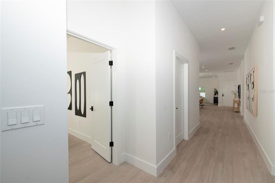 Spacious, unfurnished interior of a new home in , St. Petersburg (Image 27). Spacious, unfurnished interior of a new home in , St. Petersburg (Image 27).