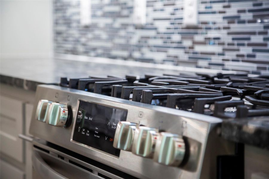 Gas stove and cooktop sample Gas stove and cooktop sample