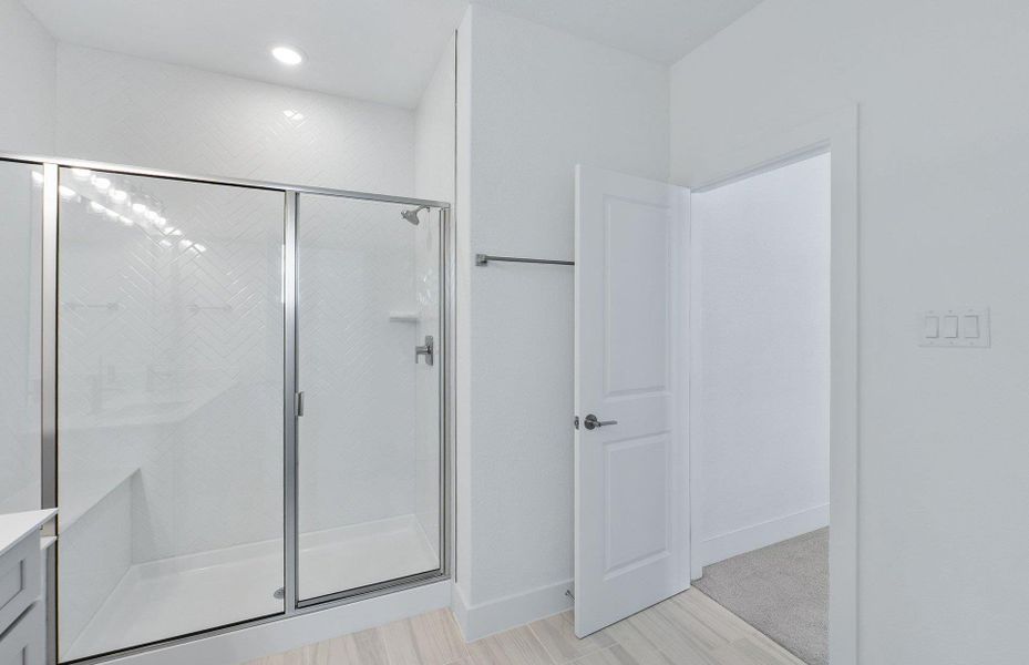 Spacious, unfurnished interior of a new home in , Round Rock (Image 11).