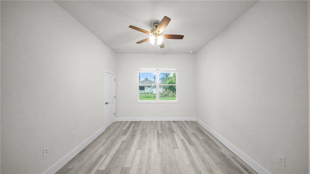 Spacious, unfurnished interior of a new home in , North Port (Image 21).