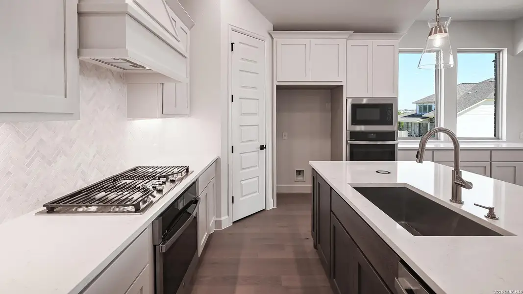 Furnished interior view inside a new home in Cibolo Valley Heights, Cibolo (Image 6).