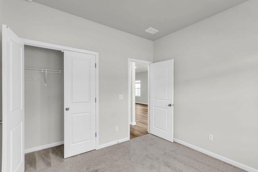 Spacious, unfurnished interior of a new home in Wildcat Chase, Summerville (Image 19).