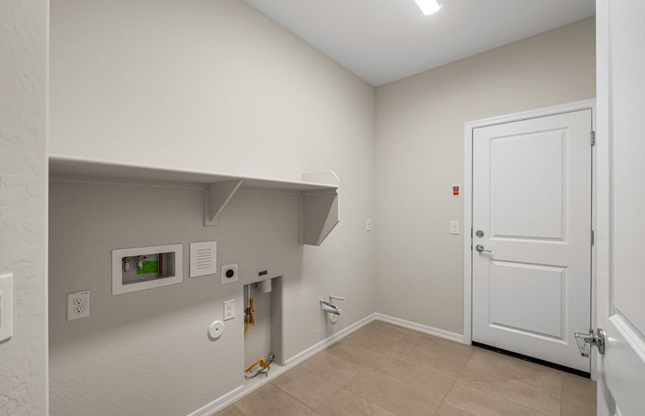 Spacious, unfurnished interior of a new home in Artisan at Asante, Surprise (Image 21). Spacious, unfurnished interior of a new home in Artisan at Asante, Surprise (Image 21).